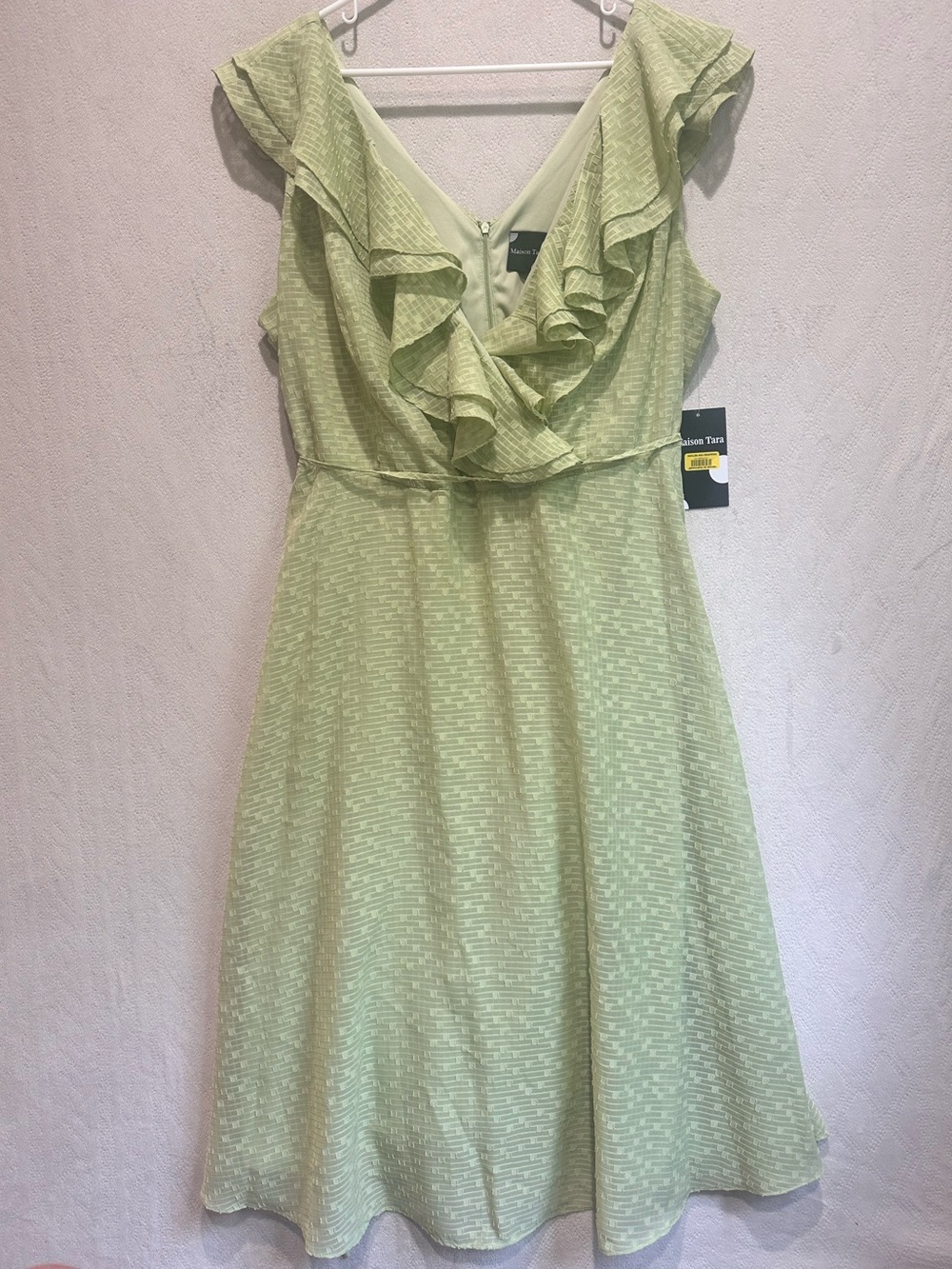 NWT Maison Tara Light Green Ruffle V-Neck Midi Dress Sz 16 W Pear Party Wedding